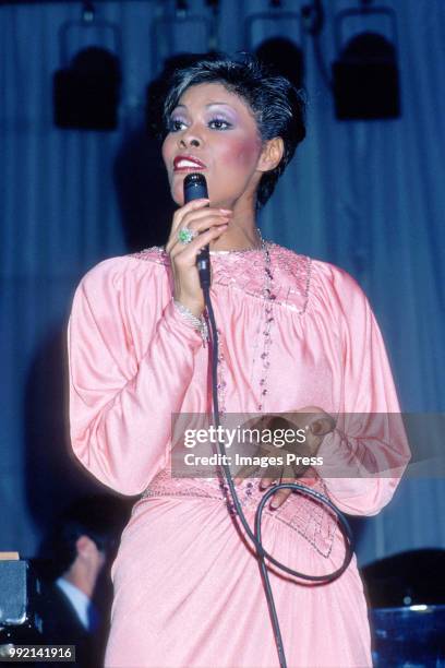 Dionne Warwick performs circa 1980 in New York.