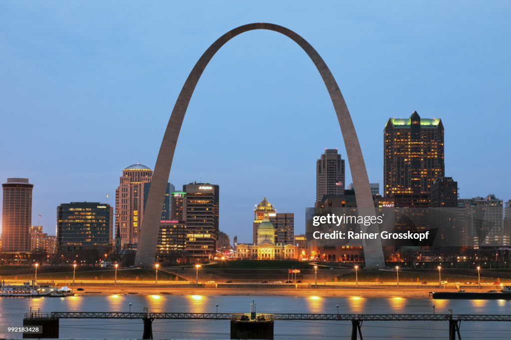 Skyline of St. Louis with Gateway Arch at night