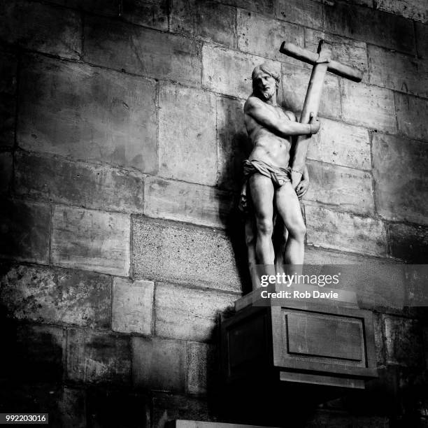 cross bearer - rob cross stock pictures, royalty-free photos & images