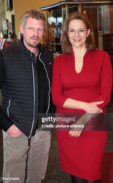 The actors Martina Gedeck and Martin Gruber stand on the red carpet on the occasion of the premiere of the new movie of the Augsburger Puppenkiste...