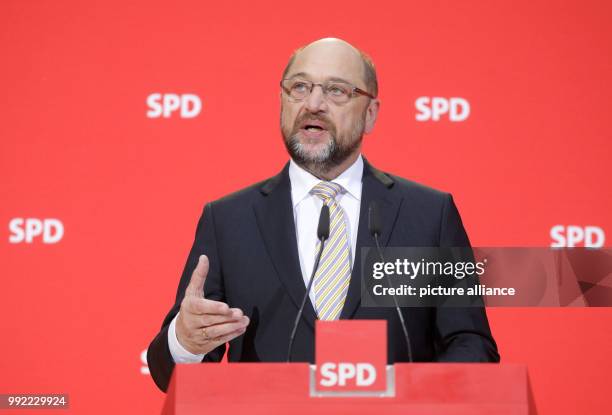 The chairman of the Social Democratic Party of Germany Martin Schulz speaks during a press conference in Berlin, Germany, 27 November 2017. Photo:...