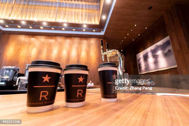Coffee bought from a new Starbucks reserve coffee shop. At the global investor conference first held in China on May 26, Starbucks announced to speed...