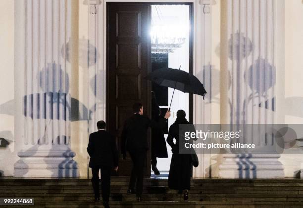 Sahra Wagenknecht and Dietmar Bartsch , leaders of The Left party at the German Bundestag, arrive at the Bellevue Palace for the meeting with German...
