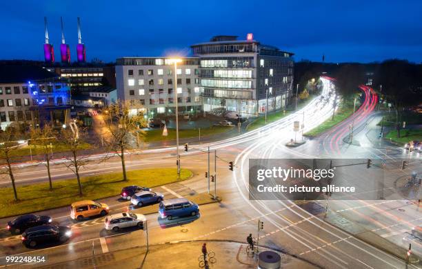 Cars drive over the crossing Bremer Damm / Koenigsworther Platz saure in Hanover, Germany, 27 November 2017 . The General German Automobile Club...