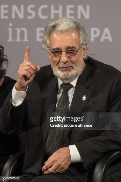 The Spanish opera singer Placido Domingo speaks prior to the award ceremony of the 'Menschen-in-Europa-Kunst-Awards' of the publishing house Passau...