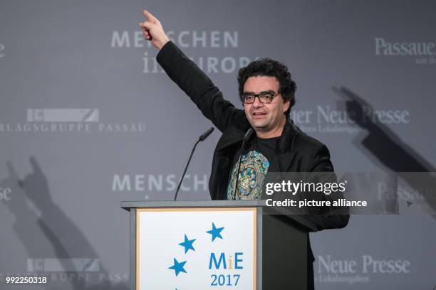 The eulogist and celebrity tenor Rolando Villazón speaks prior to the award ceremony of the 'Menschen-in-Europa-Kunst-Awards' of the publishing house...