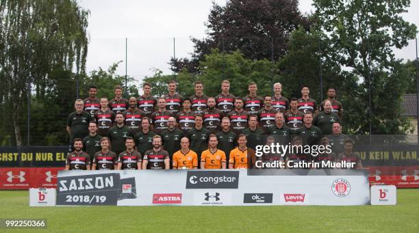 Teampresentation FC Sankt Pauli, back row from left: Sami Allagui, Daniel Buballa, Luca Zander, Philipp Ziereis, Johannes Flum, Florian Carstens,...