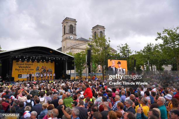 Michael Matthews of Australia / Tom Dumoulin of The Netherlands / Nikias Arndt of Germany / Simon Geschke of Germany / Chad Haga of The United States...