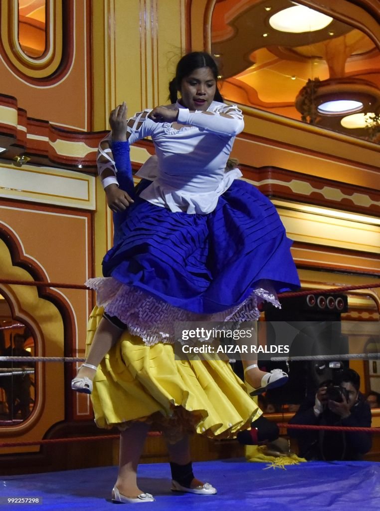 BOLIVIA-WRESTLING-CHOLITAS