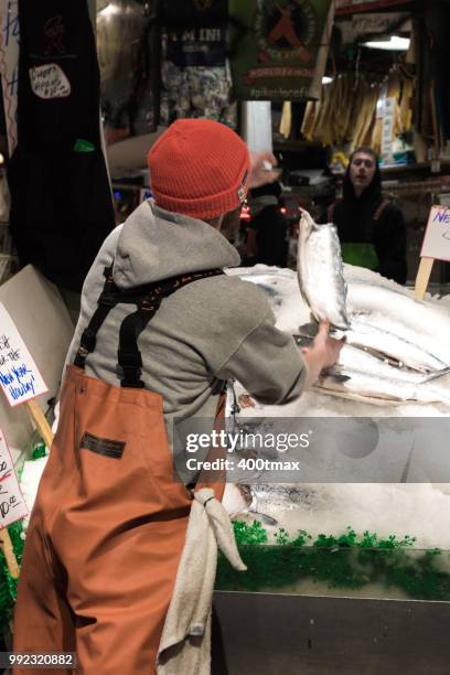 pike place market - pike position stock-fotos und bilder