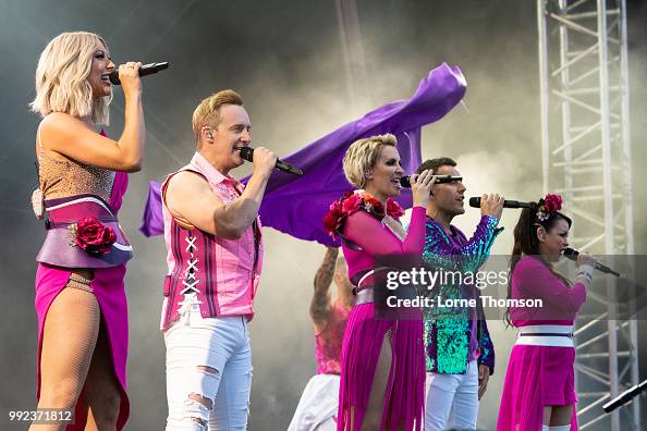Steps Perform At Old Navy College, London Steps Perform At Old Navy College, London
