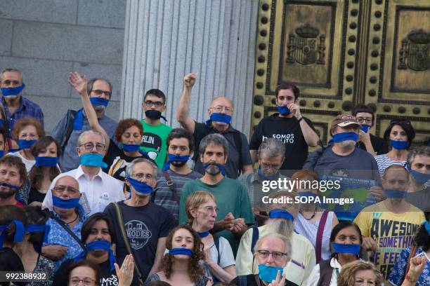 Activists put blue handkerchiefs in their mouths representing the repression. The Congress hosted a parliamentary session on the possible reform of...