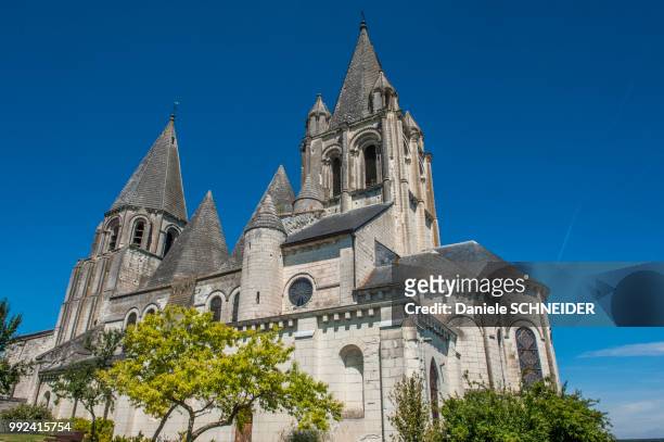 france, indre-et-loire, royal city of loches, saint ours church (12th century) - ours stock pictures, royalty-free photos & images