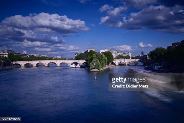 paris pont neuf - neuf stock pictures, royalty-free photos & images