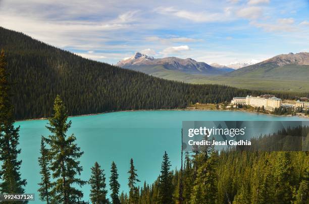 lake louise - tuvalu stock pictures, royalty-free photos & images
