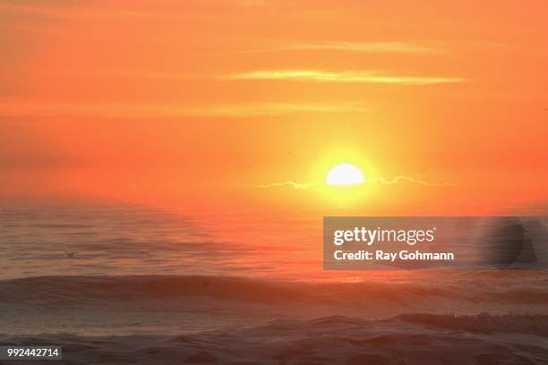 tequila sunrise - tequila sunrise stock pictures, royalty-free photos & images