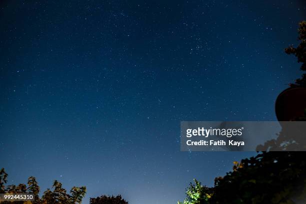night sky in 's-hertogenbosch - shertogenbosch fotografías e imágenes de stock