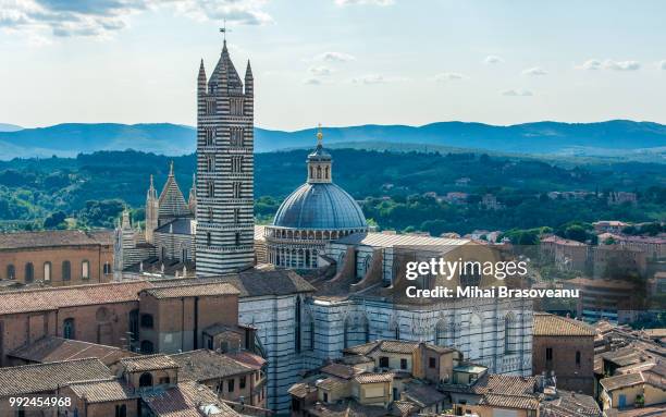 siena duomo, as seen from the city tower - kathedraal van siena stockfoto's en -beelden