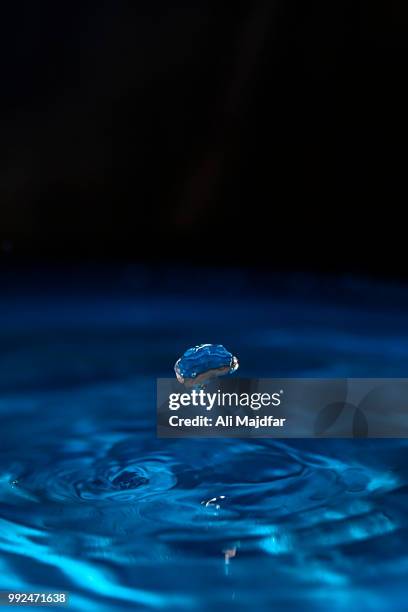 water drop - high speed photography stock pictures, royalty-free photos & images