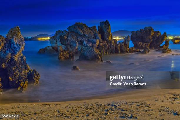 isla cantrabia de noche - noche stock pictures, royalty-free photos & images