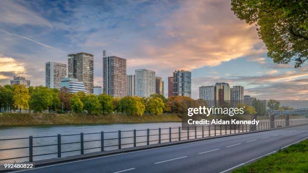 neuilly-sur-seine,france - neuilly sur seine stockfoto's en -beelden