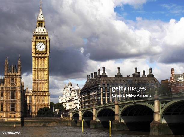 sunlit big ben - mike parsons stock pictures, royalty-free photos & images