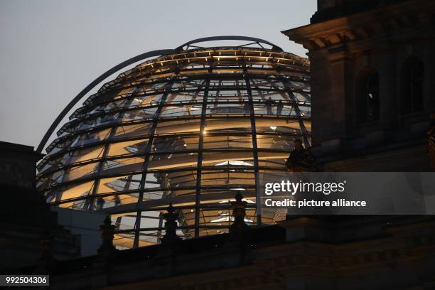 View of the dome of the German parliament as coalition talks to form the next government begin in Berlin, Germany, 18 Octobr 2017. Photo: Michael...