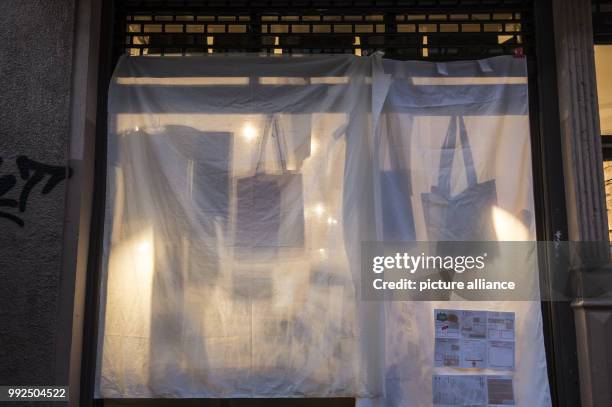 Window Shop Photo Large Window Shop Photos and Premium High Res Pictures - Getty Images