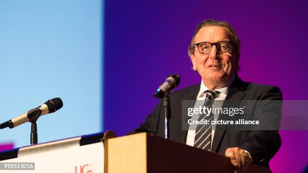 Former chancellor Gerhard Schroeder holds a speech for the start of the academic year at Oldenburg University in Oldenburg, Germany, 19 October 2017....