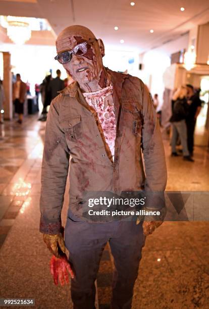 Woman dressed as a zombie at FearCon at the Maritim Hotel in Bonn, Germany, 20 October 2017. FearCon runs until 22 October 2017. Photo: Henning...