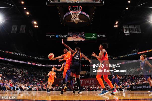 Alex Bentley of the Connecticut Sun handles the ball against the Phoenix Mercury on July 5, 2018 at Talking Stick Resort Arena in Phoenix, Arizona....