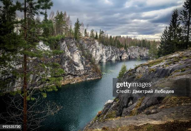 ruskeala, marble canyon. - marble canyon foto e immagini stock