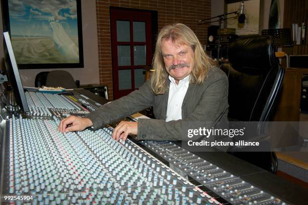 German musician and producer leslie Mandoki at the mixing desk in the Mandoki Studio in Tutzing, Germany, 23 october 2017. The German soap opera...