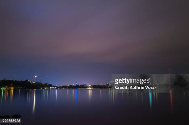 alster bei nacht - nacht stock pictures, royalty-free photos & images
