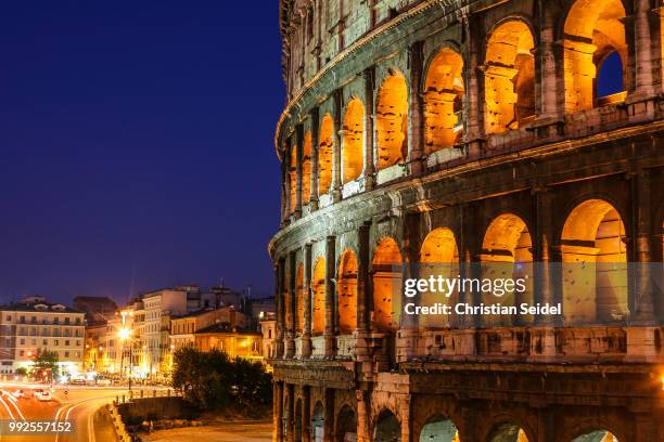 colosseum in rom - rom kolosseum stock pictures, royalty-free photos & images