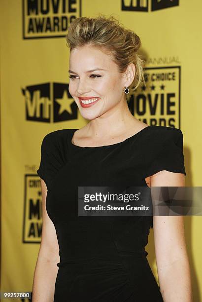 Actress Abbie Cornish arrives at the 15th annual Critics' Choice Movie Awards held at Hollywood Palladium on January 15, 2010 in Hollywood,...