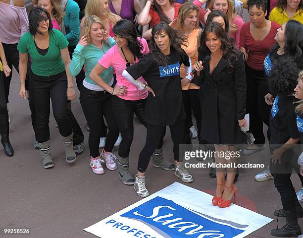 Sofia Vergara of ABC'S "Modern Family" treated New Yorkers to a flash mob performance, a choreographed dance showcasing beautiful hair, to launch a...