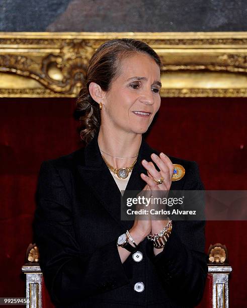 Princess Elena of Spain attends a meeting with "Salud 2000" Foundation on May 13, 2010 in Madrid, Spain.