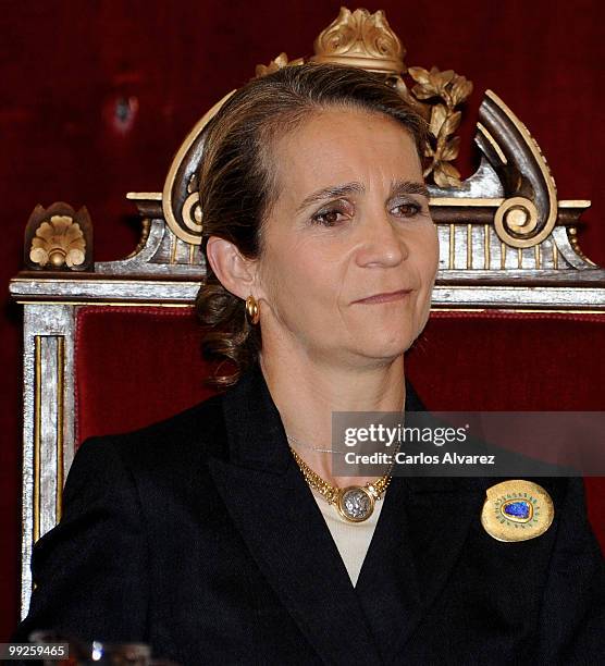 Princess Elena of Spain attends a meeting with "Salud 2000" Foundation on May 13, 2010 in Madrid, Spain.