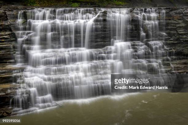 lower falls, letchworth state park, new york - rochester new york state stock-fotos und bilder