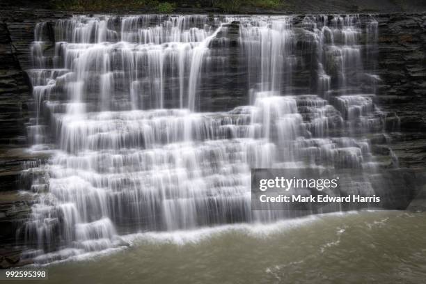 lower falls, letchworth state park - cataratas lower falls fotografías e imágenes de stock