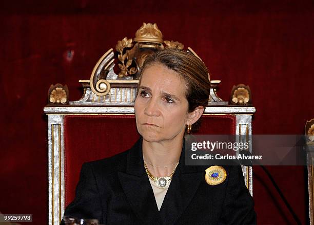 Princess Elena of Spain attends a meeting with "Salud 2000" Foundation on May 13, 2010 in Madrid, Spain.