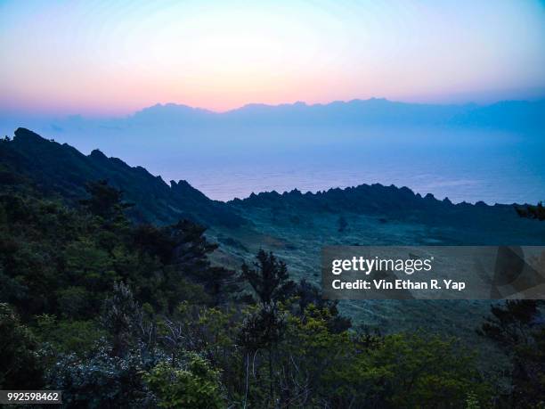 jeju, ilchulbong dawn - vin stock pictures, royalty-free photos & images