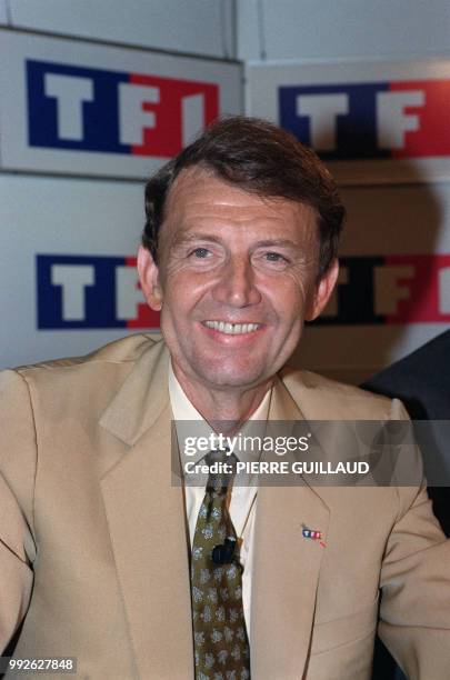 Portrait dated 30 August 1990 of TF1 vice president Etienne Mougeotte, during a press conference, in Paris. Portrait du vice-président de TF1,...
