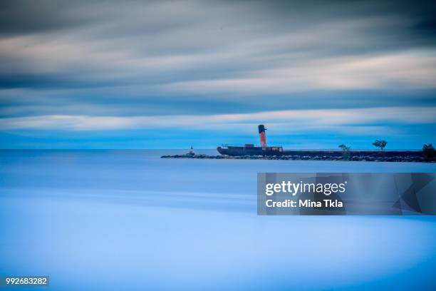 mississauga lakeshore boat - mississauga stock pictures, royalty-free photos & images