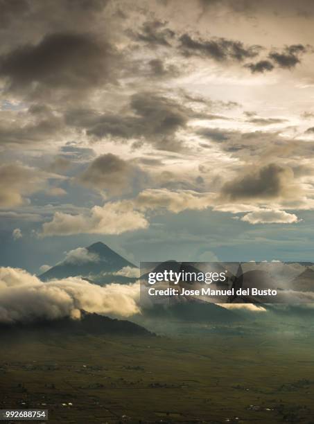 bienvenidos a quetzaltenango - quetzaltenango stock pictures, royalty-free photos & images