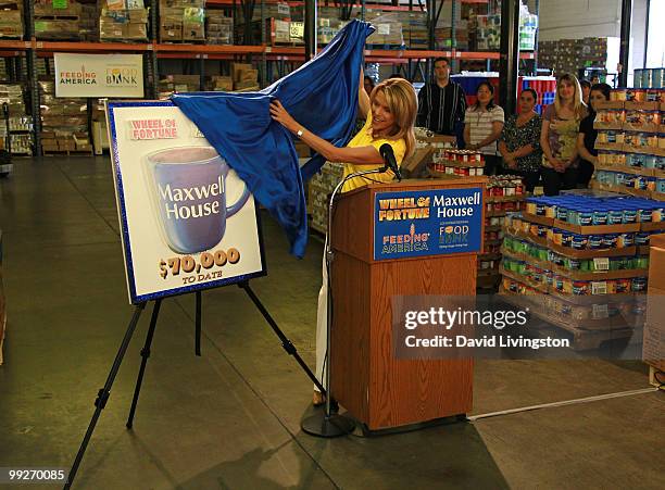 Vanna White visits the Los Angeles Regional Foodbank on May 13, 2010 in Los Angeles, California.