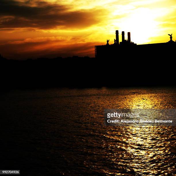atardecer en barcelona / sunset in barcelona - bielmonte stock pictures, royalty-free photos & images