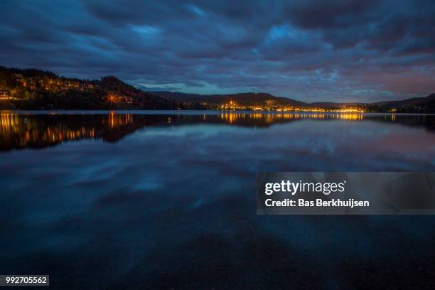 titisee dorp duitsland - duitsland stock pictures, royalty-free photos & images