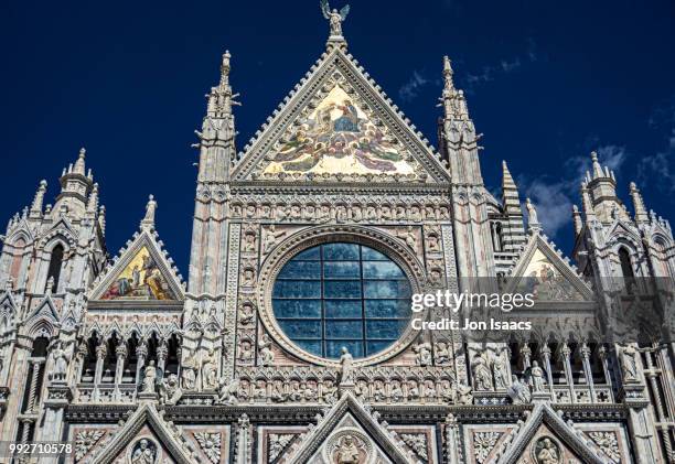 duomo di siena - kathedraal van siena stockfoto's en -beelden